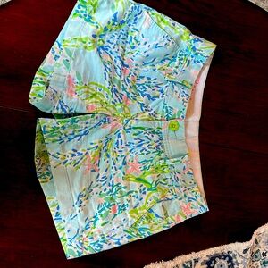 Lilly Pulitzer Callahan shorts Size 4